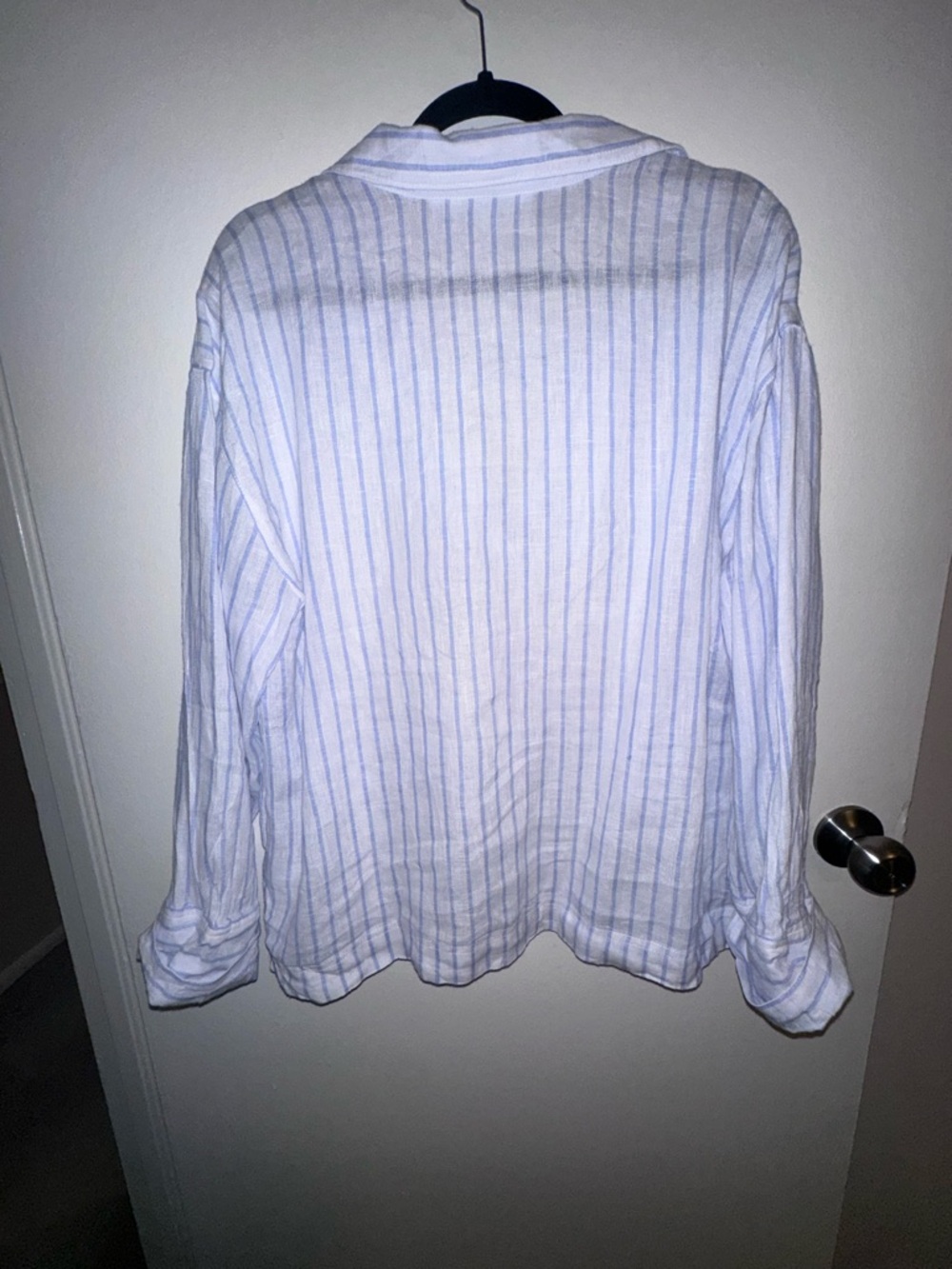Martha Stewart Classic White & Light Blue Striped V-Neck 100% Linen Blouse - Picture 2 of 3